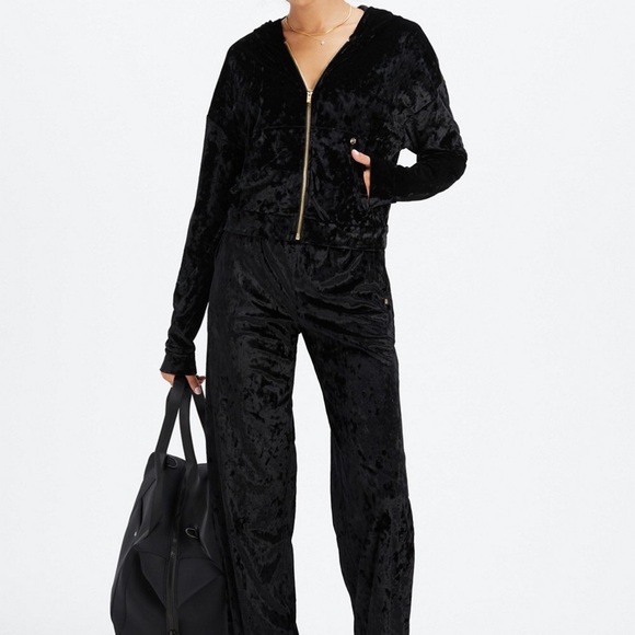Fabletics black crushed velour zip-up jacket - Picture 3 of 9
